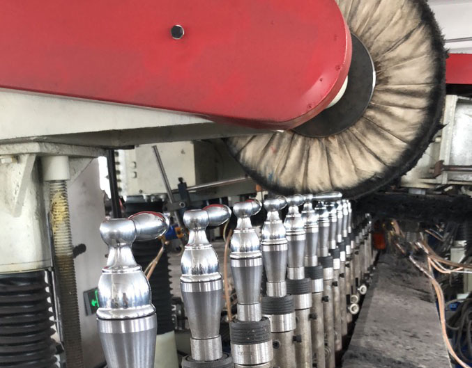 1659431687467307.jpg 水龍頭直線自動(dòng)拋光機(jī)1.jpg